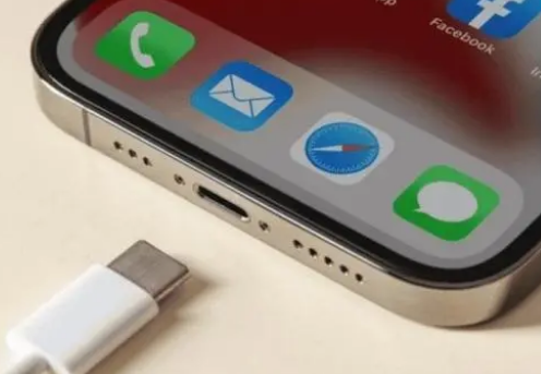 山西苹果15维修分享iPhone15改USB-C接口后能和安卓用户互借充电器吗 